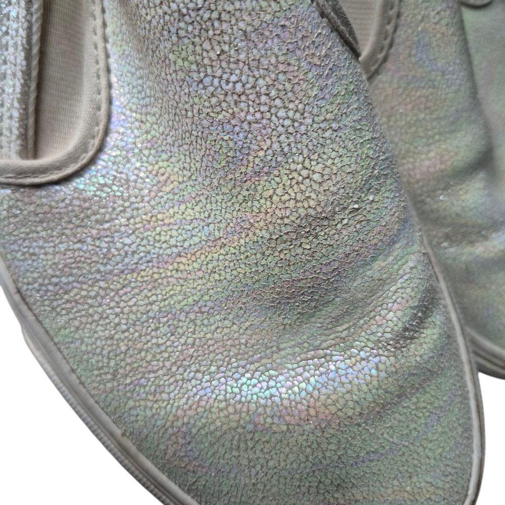 11 Vans Silver Flats Sleek and Comfortable - Picture 7 of 7